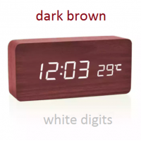 Μεγάλο ξύλινο ορθογώνιο επιτραπέζιο ρολόι σκούρο καφέ με λευκά ψηφία